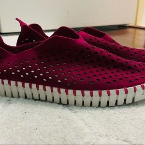 EUC Ilse Jacobsen in unique Cerise color (think raspberry!)